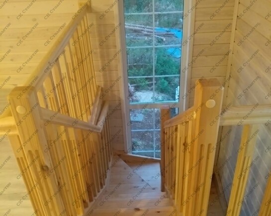 Внутренняя лестница в доме в СНТ Светлана